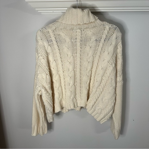 NWOT Love Tree Cableknit Turtleneck Size L - Picture 3 of 5